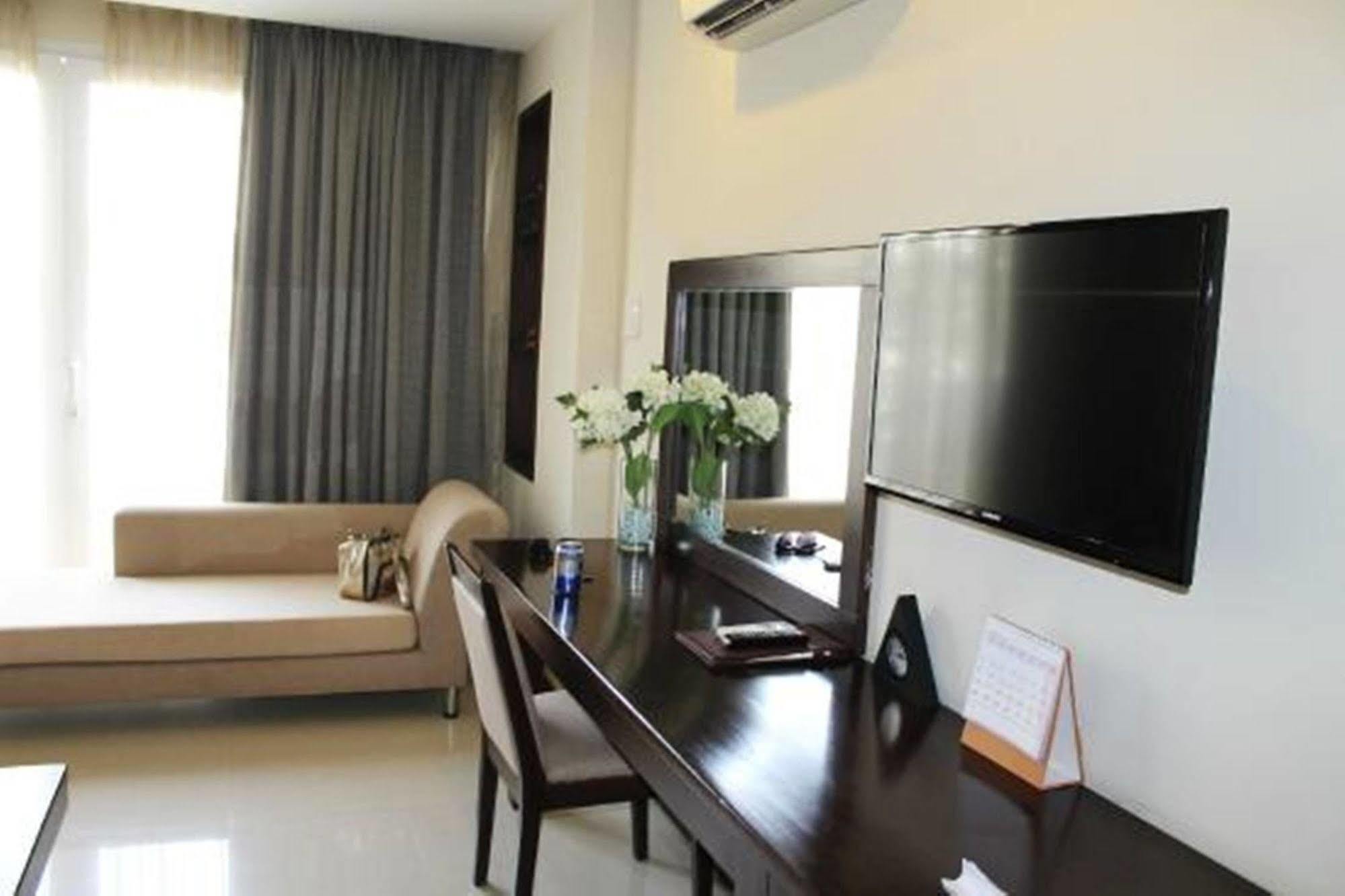 The Noble Swan Central Dong Du Hotel Ho Chi Minh-staden Exteriör bild