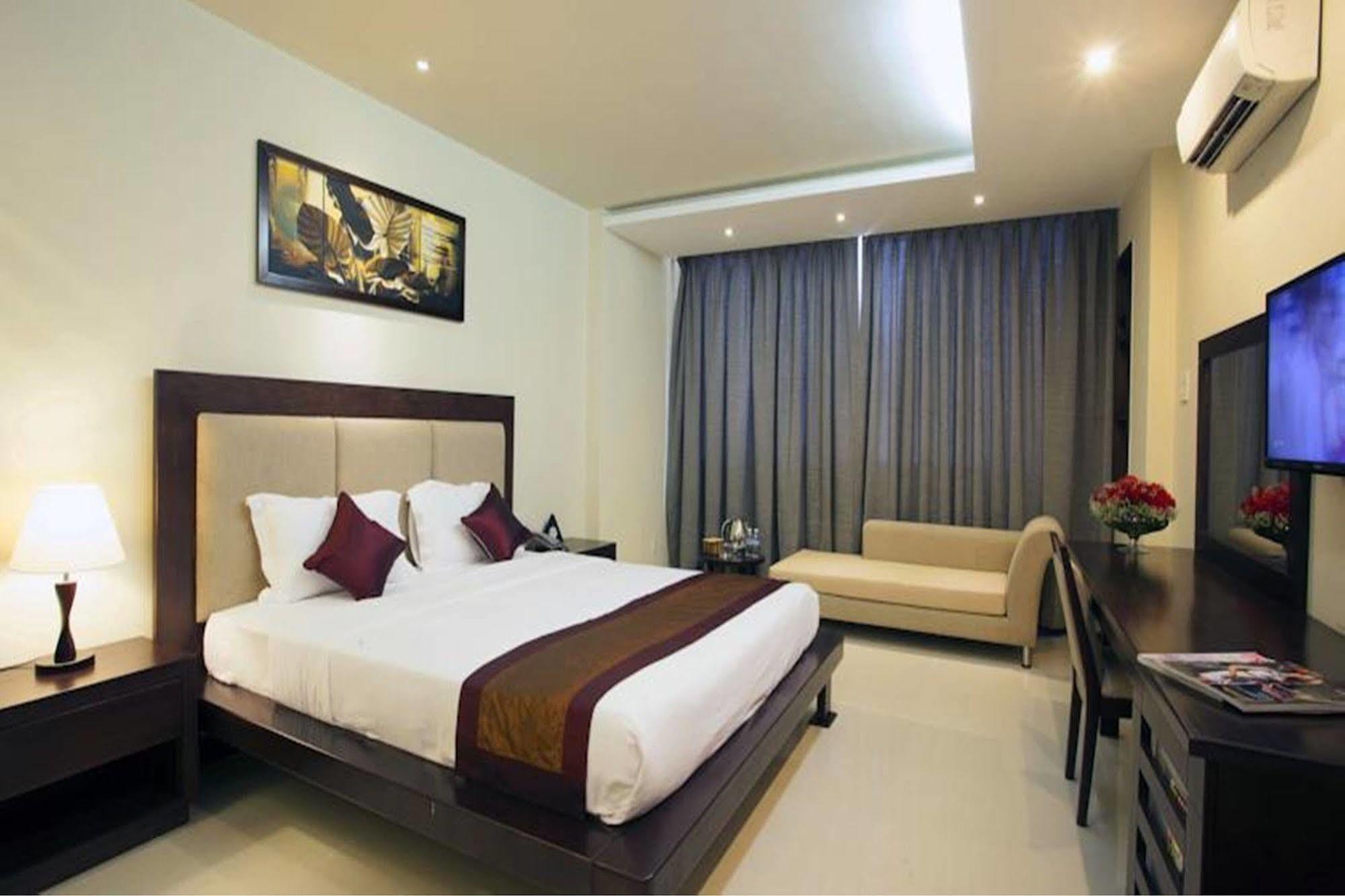 The Noble Swan Central Dong Du Hotel Ho Chi Minh-staden Exteriör bild